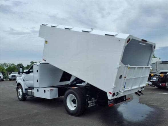 2027 Ford F750 SD image 6