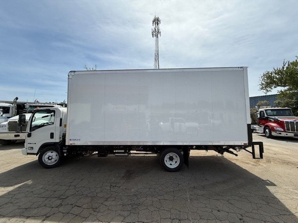 New 2025 ISUZU NRR image 7