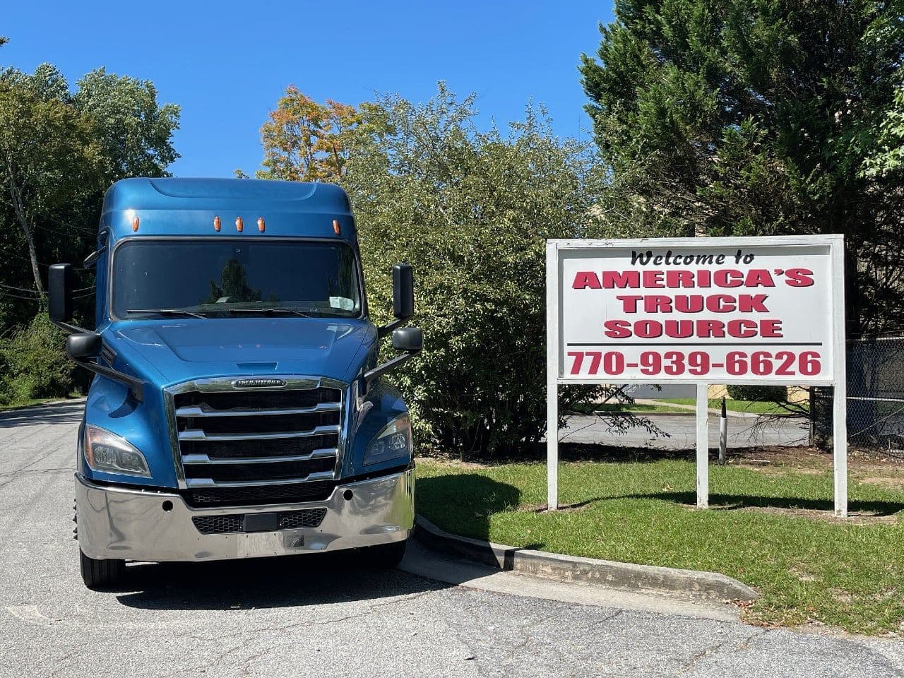 2020 Freightliner Cascadia 126 image 9