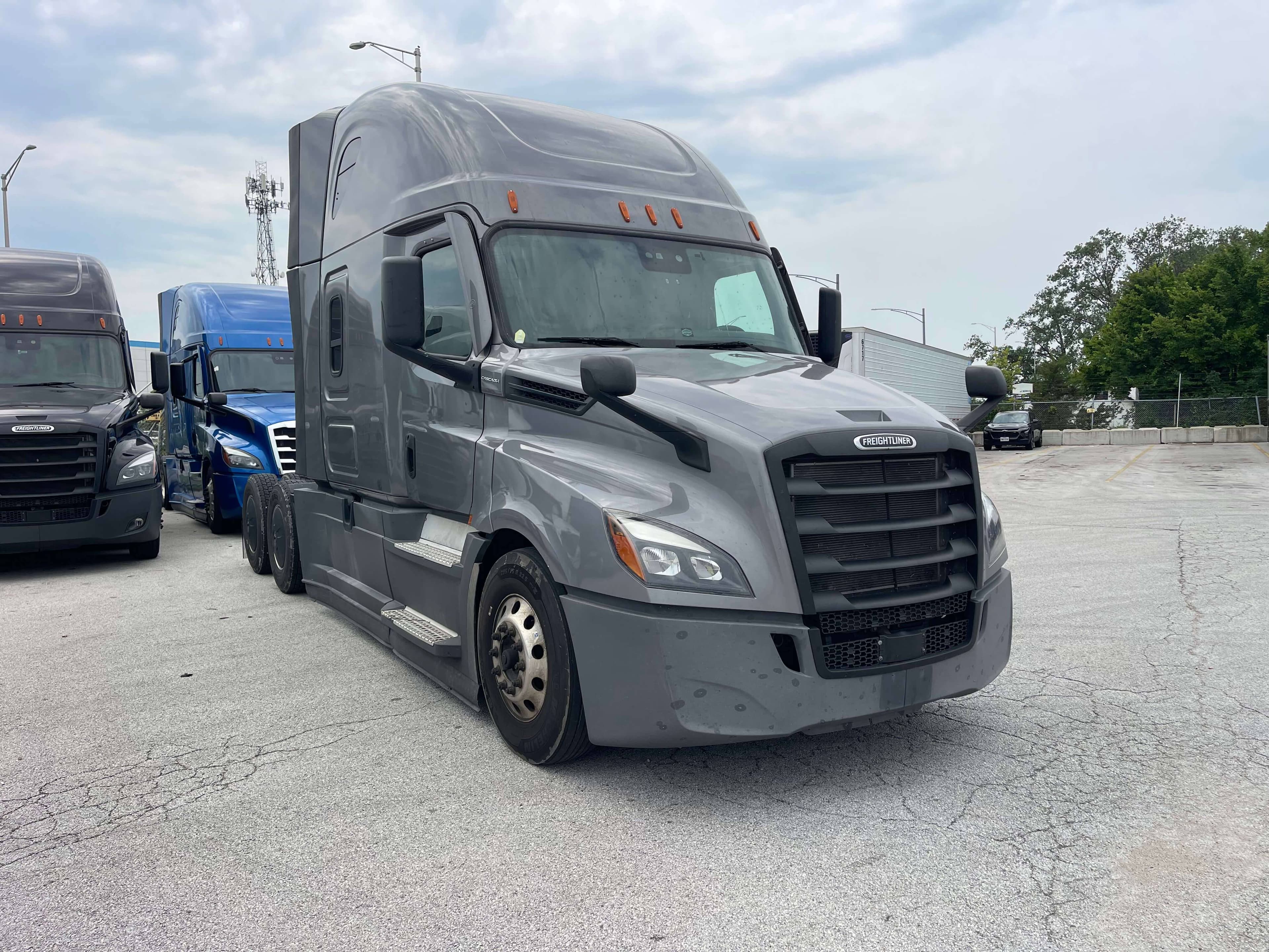 2022 Freightliner Cascadia 126 image 3