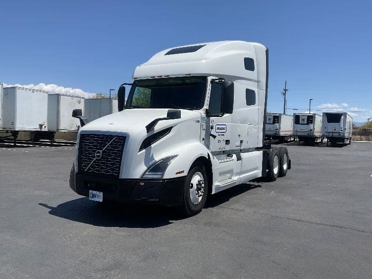2022 Volvo VNL image 3