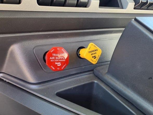 2025 Kenworth T880 image 23