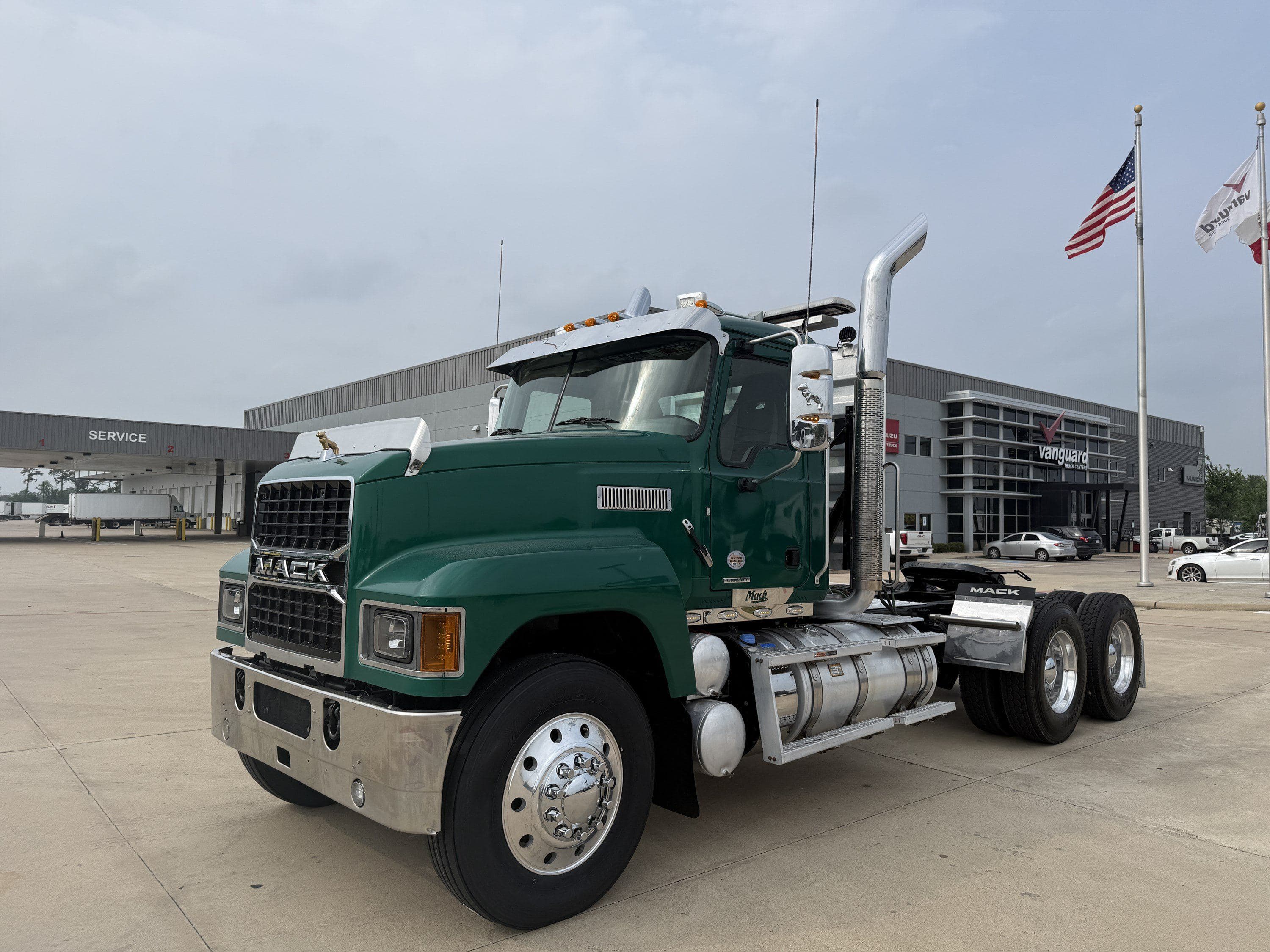 2025 Mack PINNACLE 64T image 3