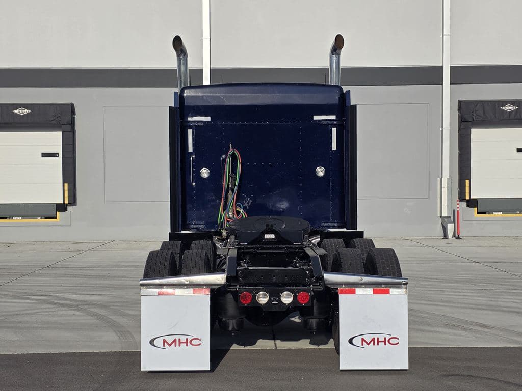 Used 2023 KENWORTH W900L image 9