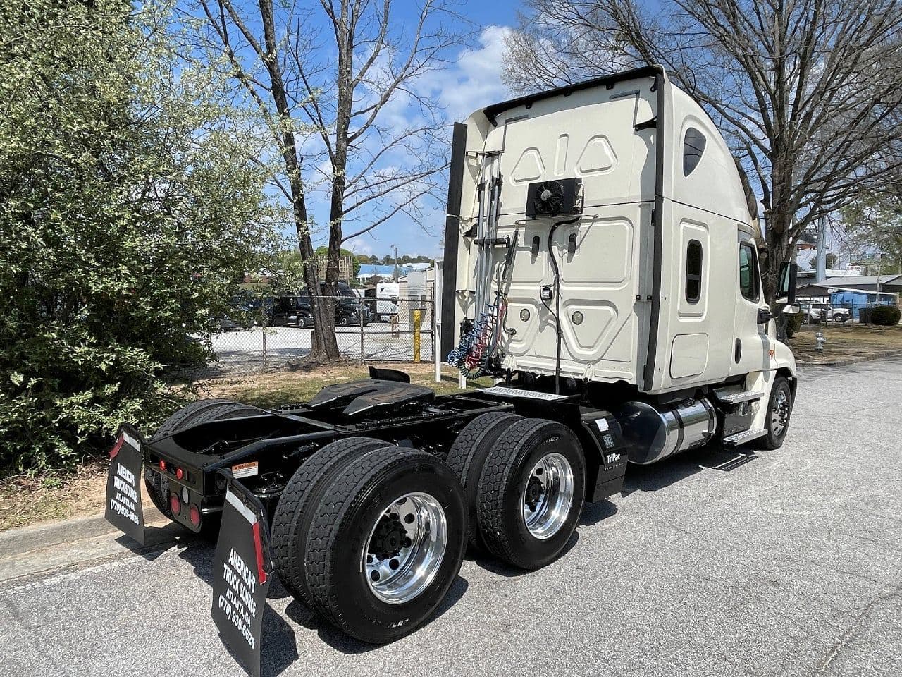 2020 Freightliner Cascadia image 3
