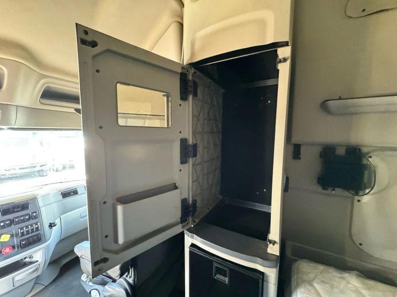 2022 Peterbilt 579 image 53