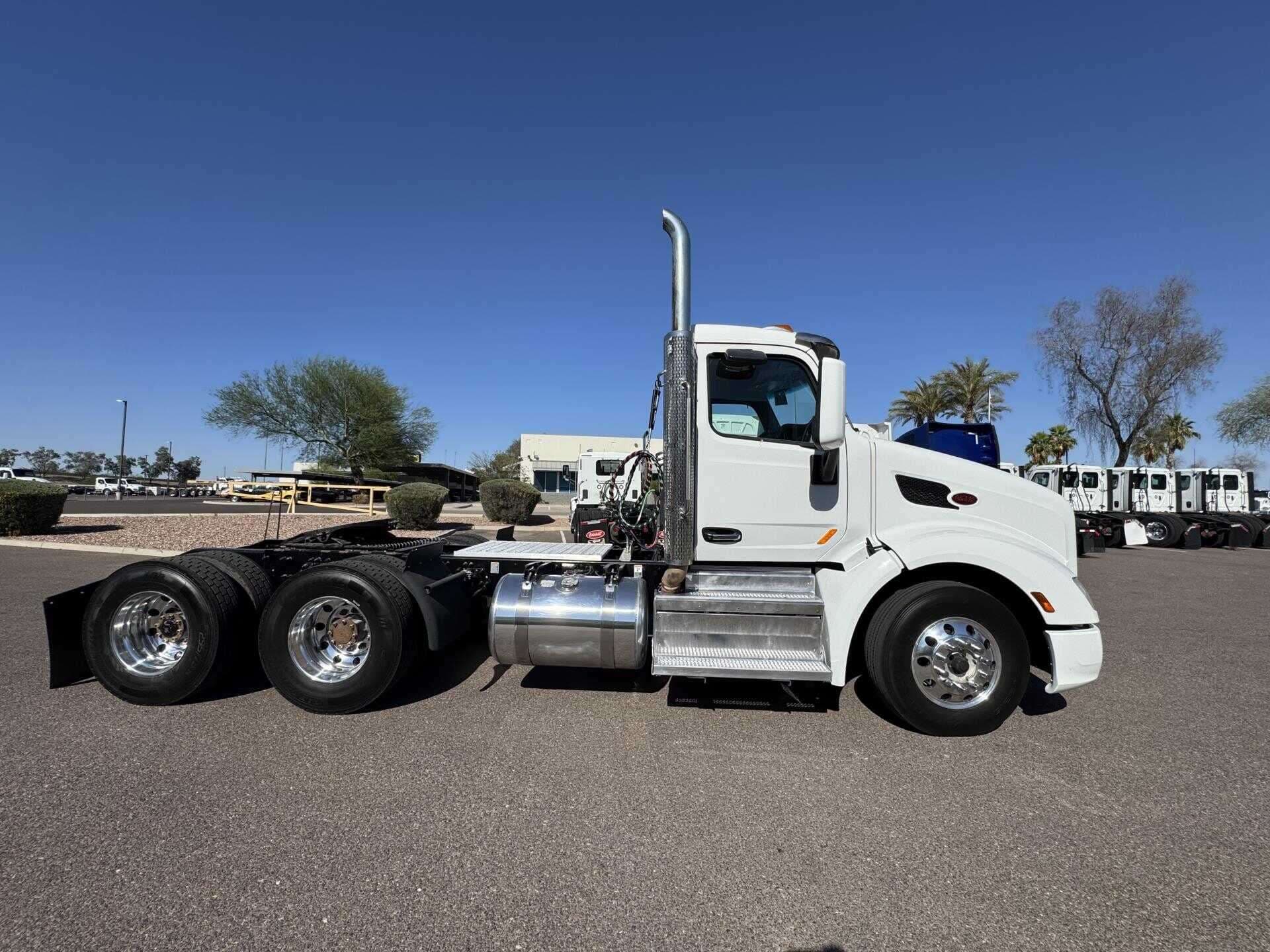 Used 2020 Peterbilt 579 Conventional - Day Cab in Tolleson, AZ image 4