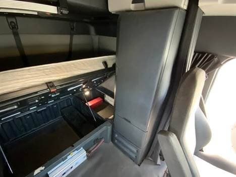 2020 Freightliner Cascadia image 8