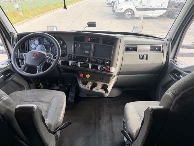 2019 Kenworth T680 image 5