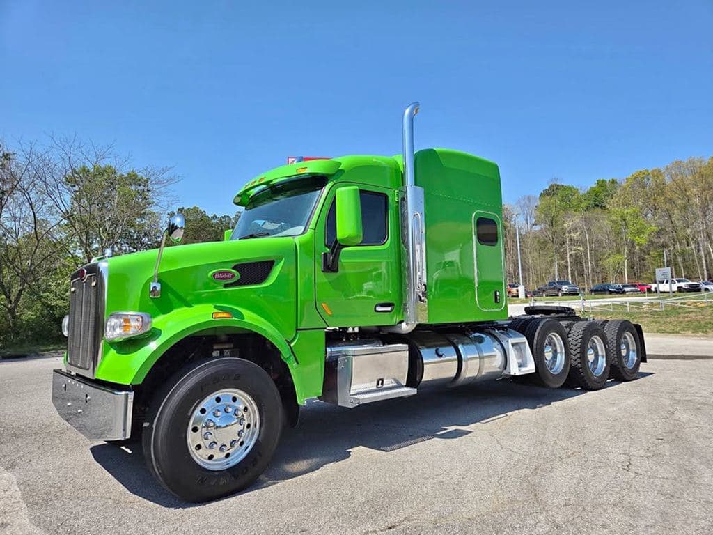 Used 2021 PETERBILT 567 image 11