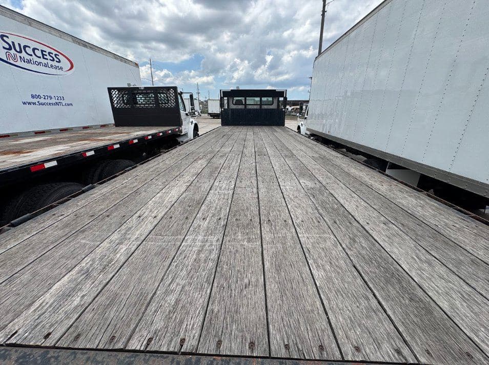 2016 Freightliner M2 106 image 6