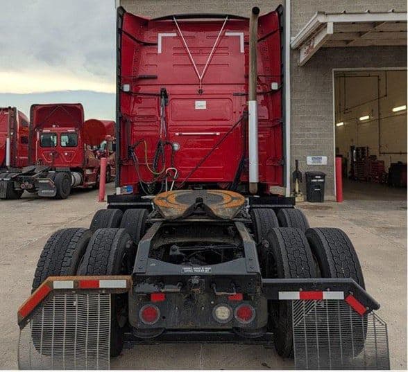 2023 Volvo VNL64T760 image 4