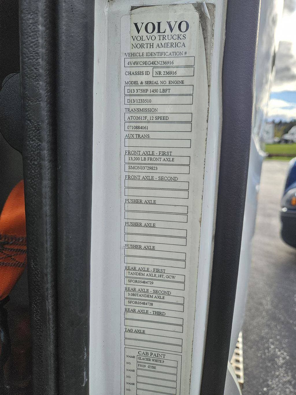 2019 Volvo VNR image 15