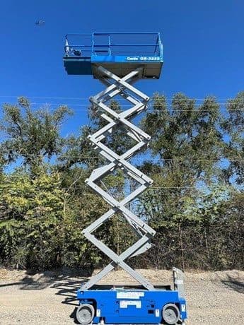 2013 GENIE GS-3232 image 8