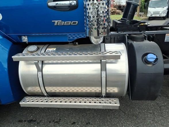 2026 Kenworth T880 image 12