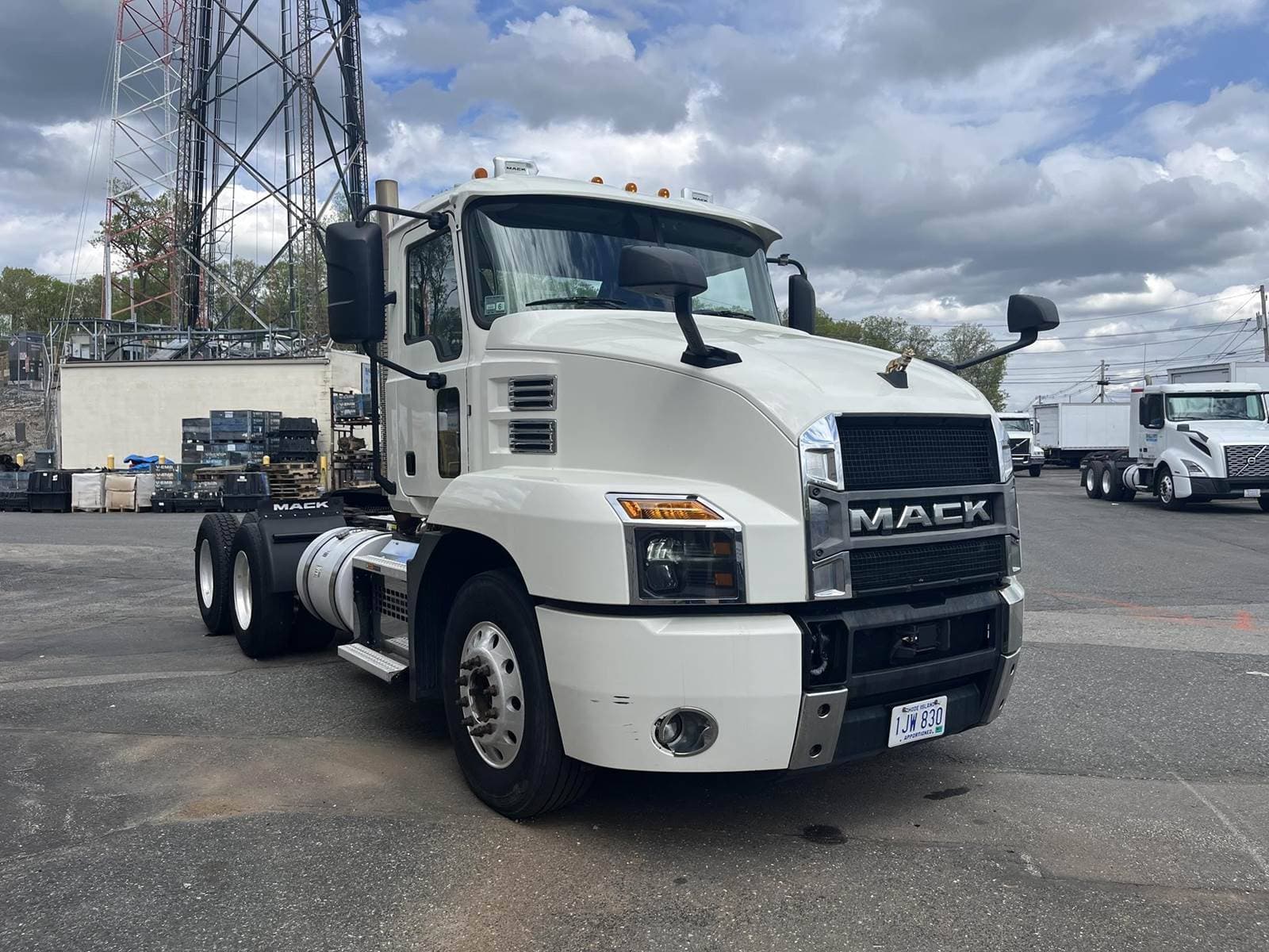 2019 Mack Anthem 64T Day Cab Truck - MP8, 12 Speed M Drive Automatic image 2