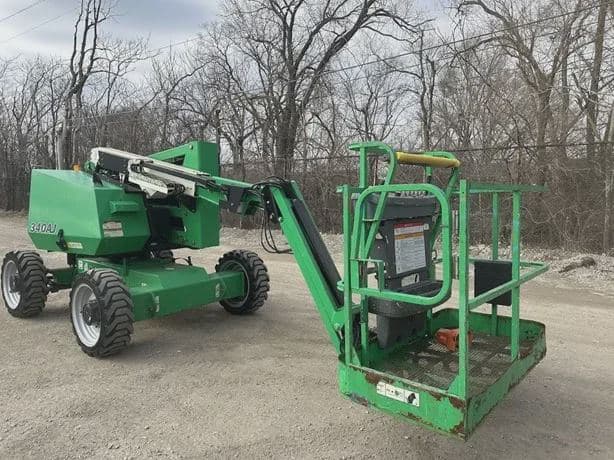 2017 JLG 340AJ image 3