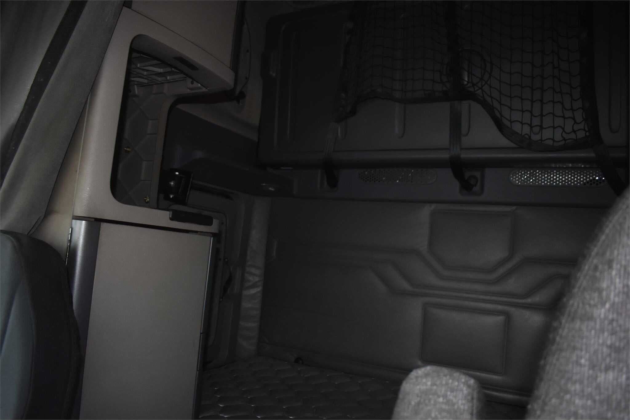 2013 Freightliner Cascadia 125 image 3