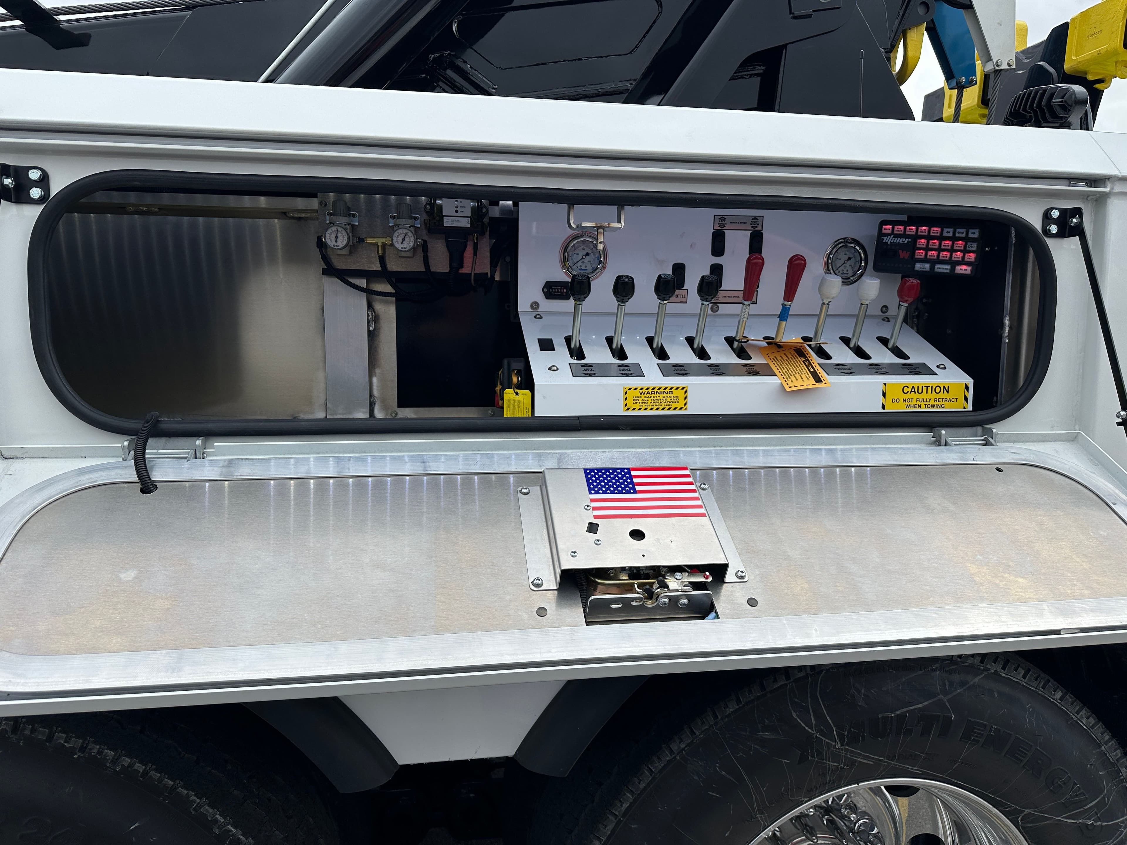 2025 Kenworth T880 with a Century 7035 image 13