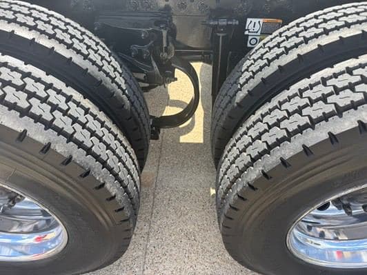 2022 Peterbilt 579 image 10