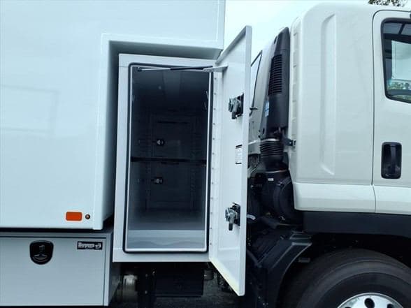 2025 Isuzu FTR image 7