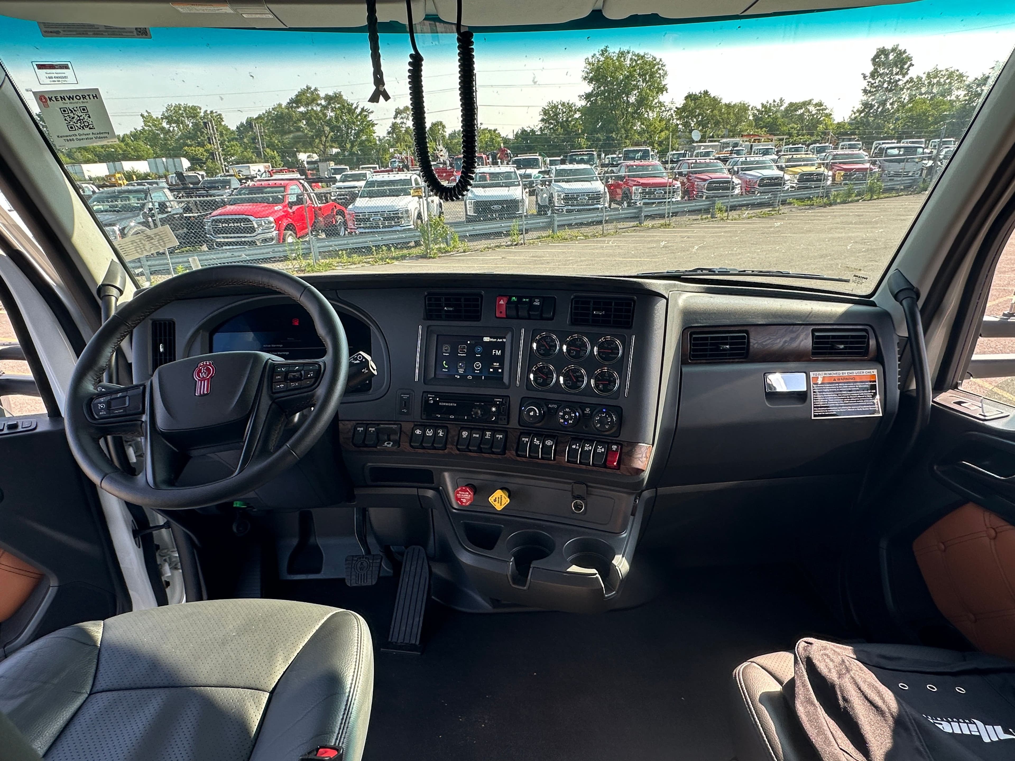 2025 Kenworth T880 WITH A CENTURY 9055XL image 13