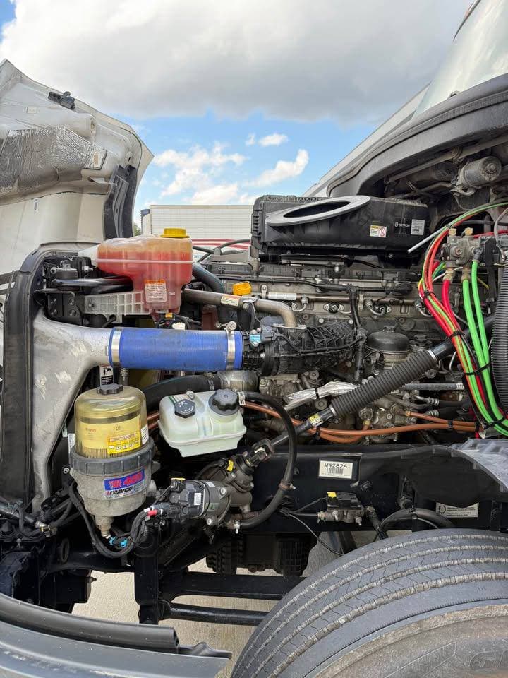 2022 Freightliner Cascadia 126 image 7