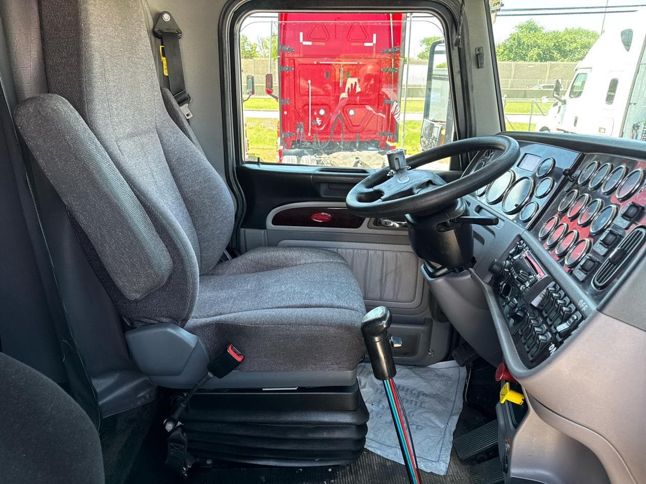 2015 Peterbilt 386 image 6