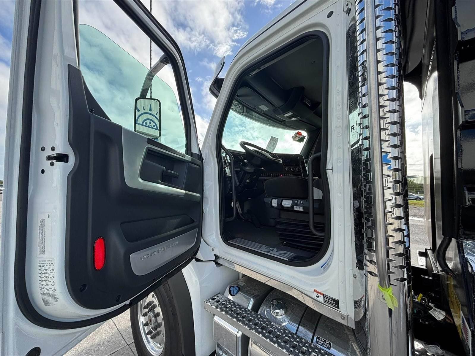 2027 Western Star 49X Chassis image 4