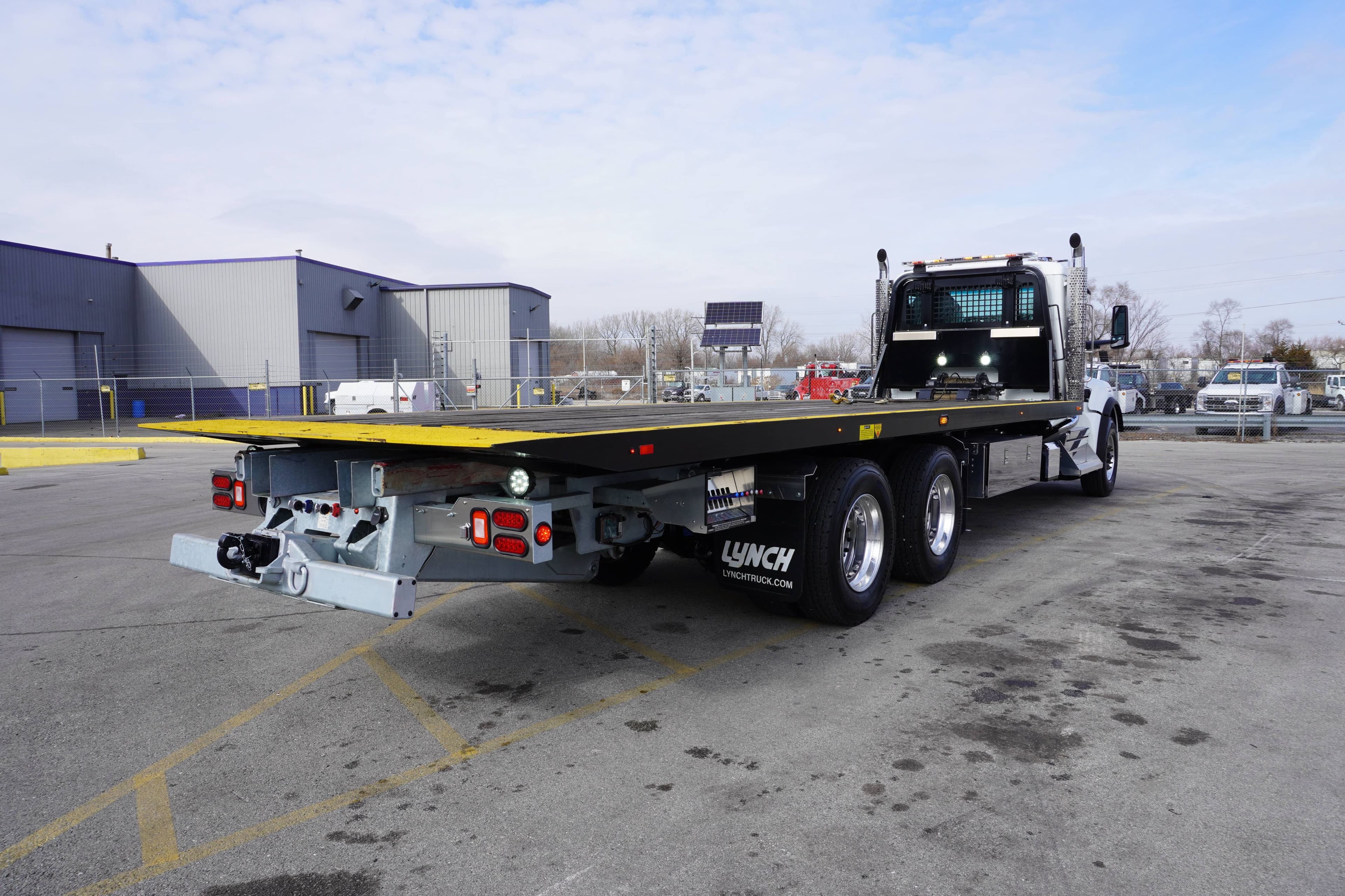 2025 Kenworth T880 image 5