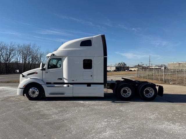2024 Peterbilt 579 image 11