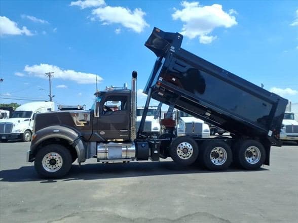 2026 Kenworth W990 image 12