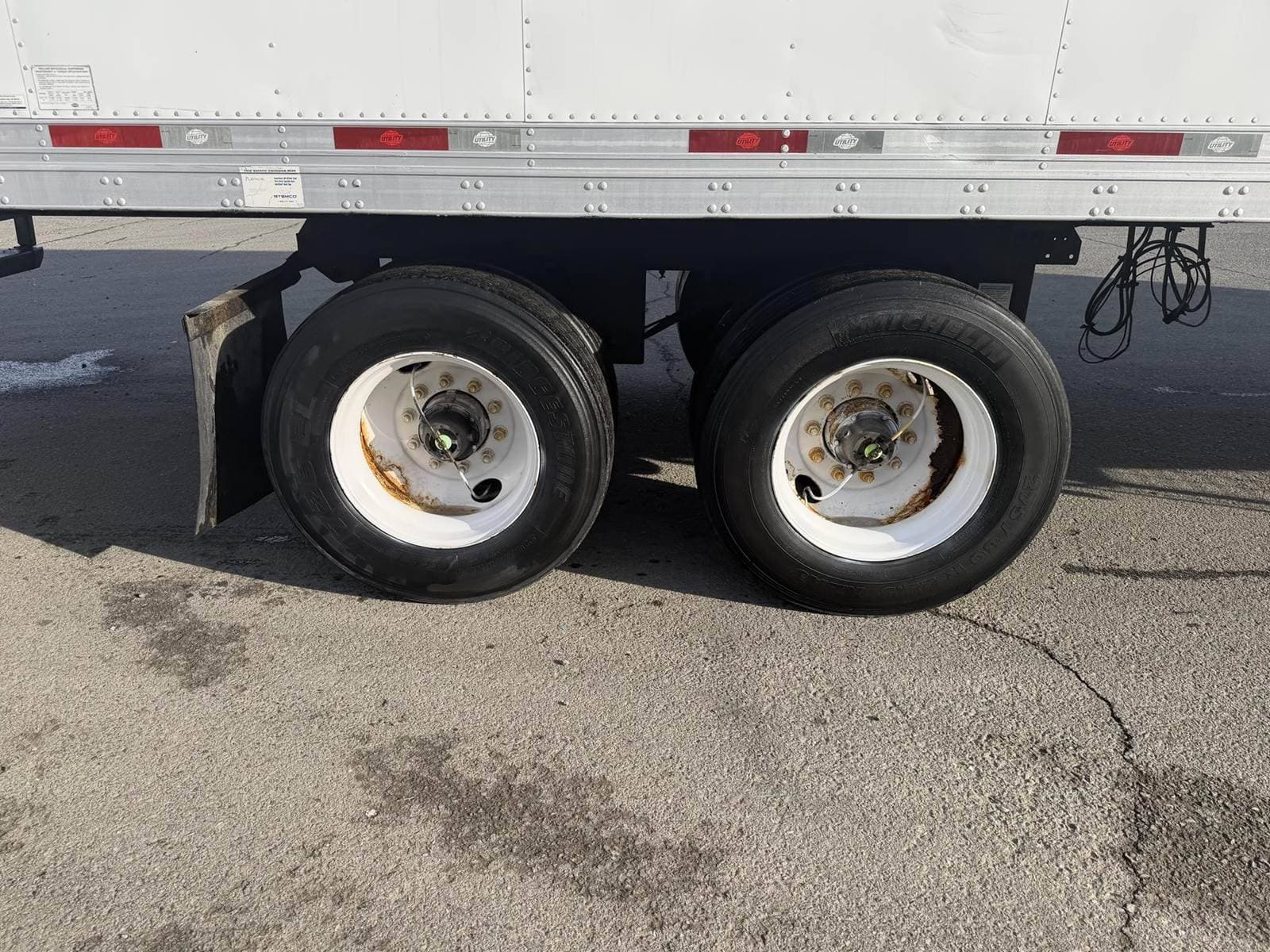 2009 UTILITY 3000R - 48’ AIR RIDE ROLL DOOR REEFER WITH THERMO- Reefer Trailer image 7