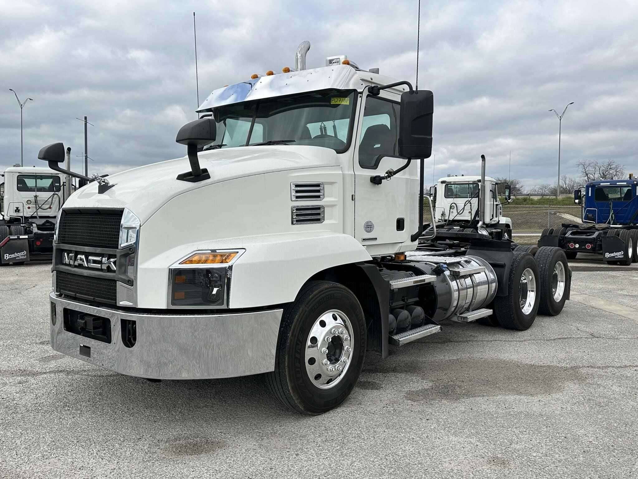 Used 2020 MACK ANTHEM Conventional - Day Cab in San Antonio, TX image 1