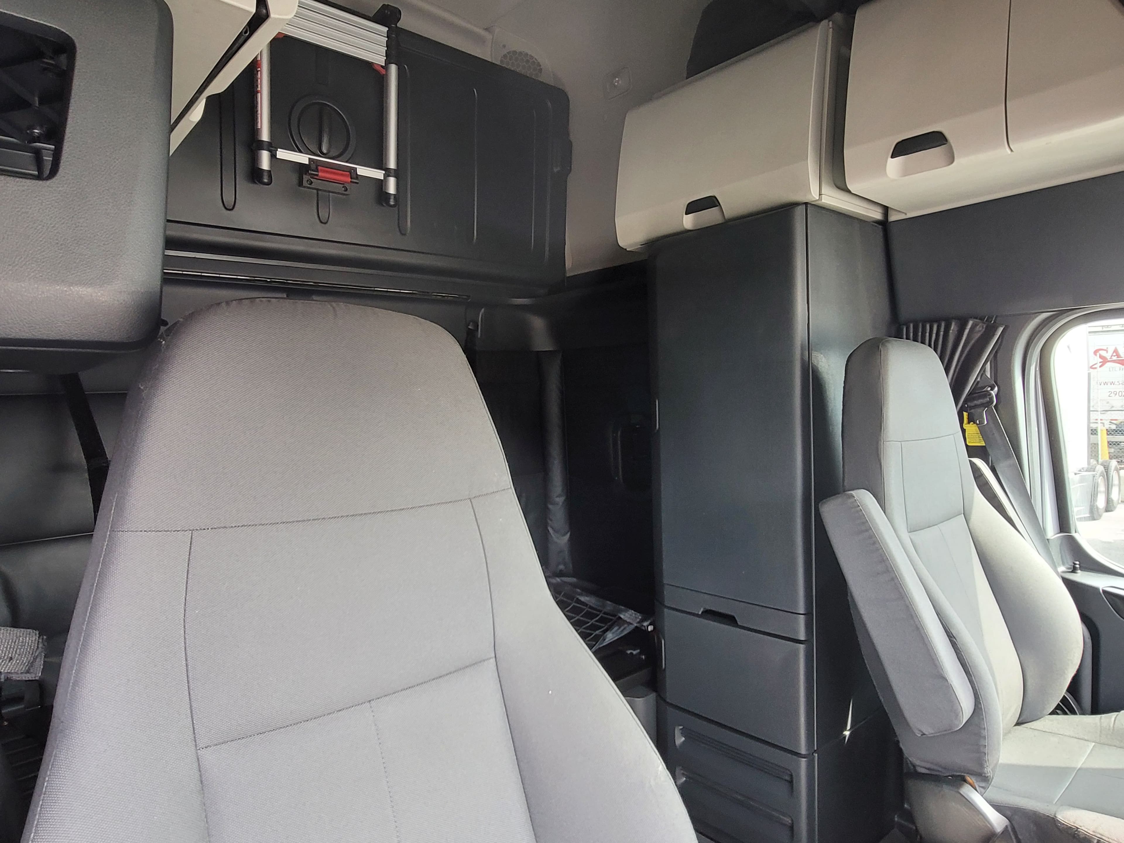 2023 Freightliner Cascadia 126 image 9