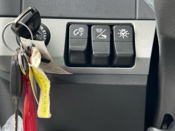 2025 Kenworth T880 image 15