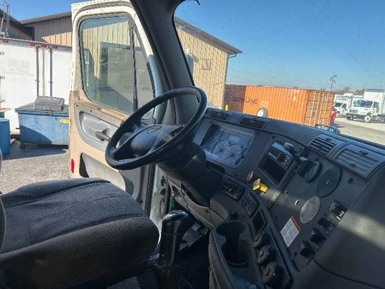 2018 Freightliner Cascadia image 4