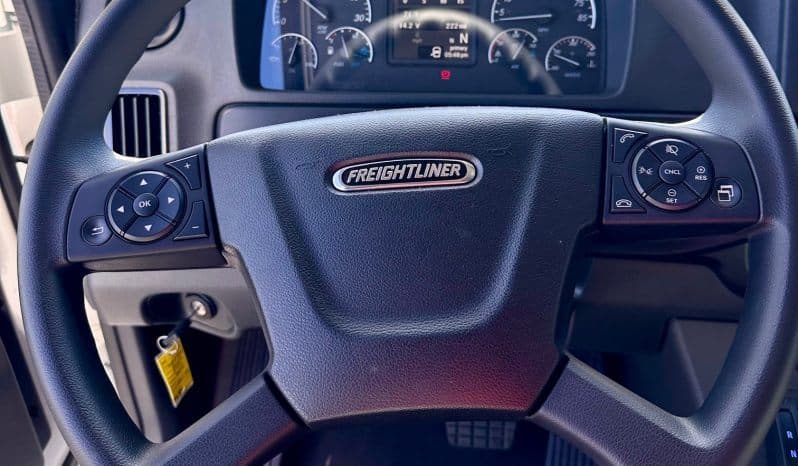 2025 Freightliner M2 image 15