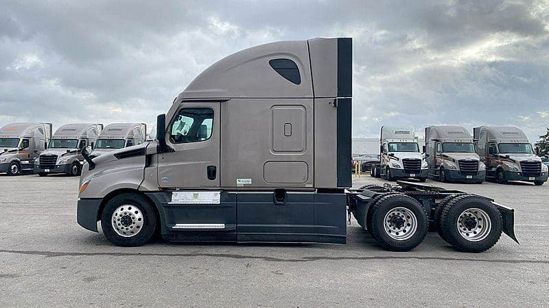 2024 Freightliner Cascadia 126 image 4