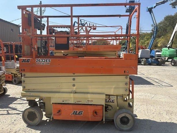 2016 JLG 2632ES image 1