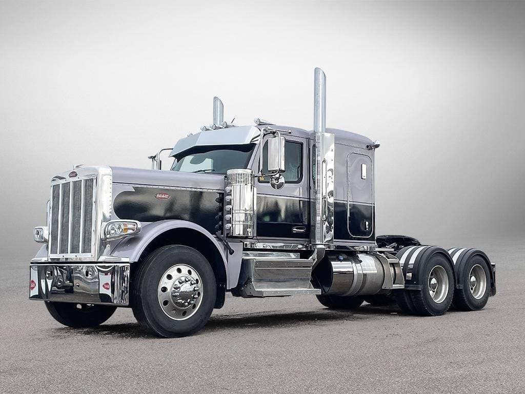 2025 Peterbilt 589 image 1