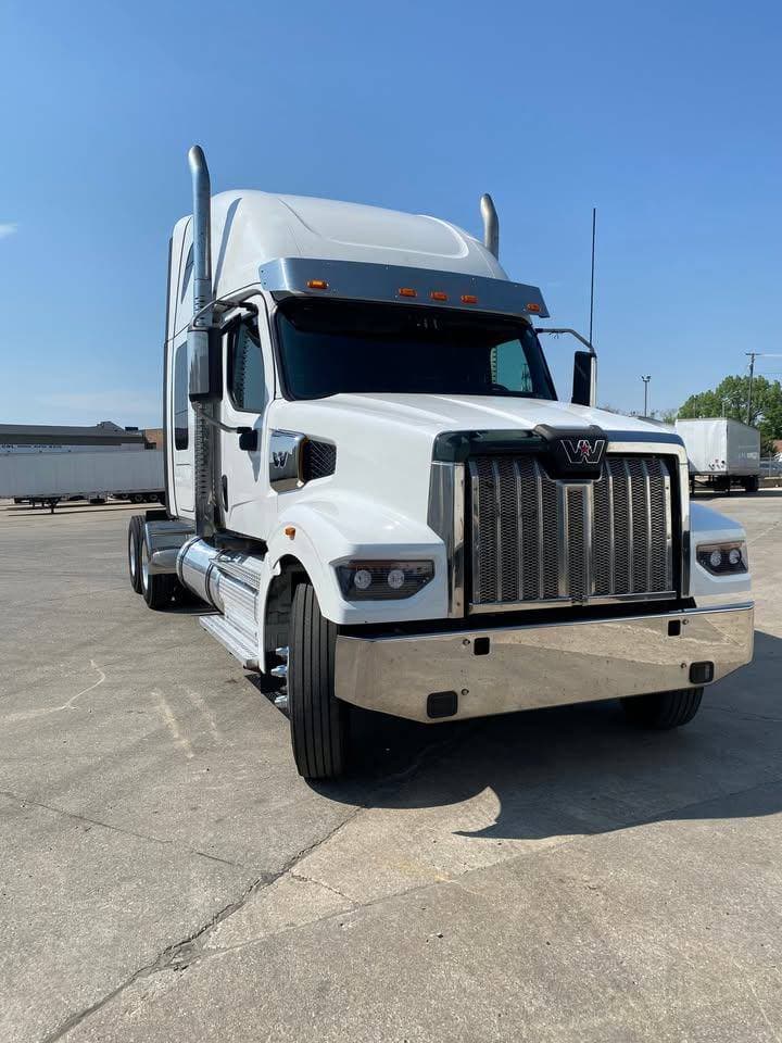 2022 Western Star 49X Chassis image 2