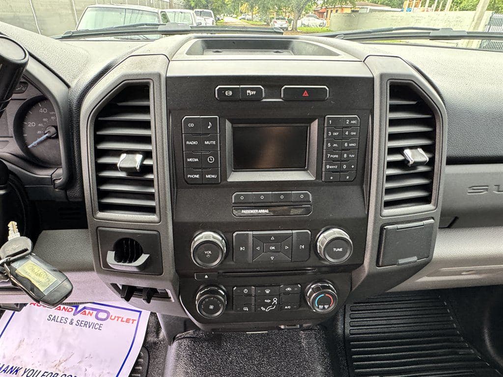 2017 Ford F550 image 64