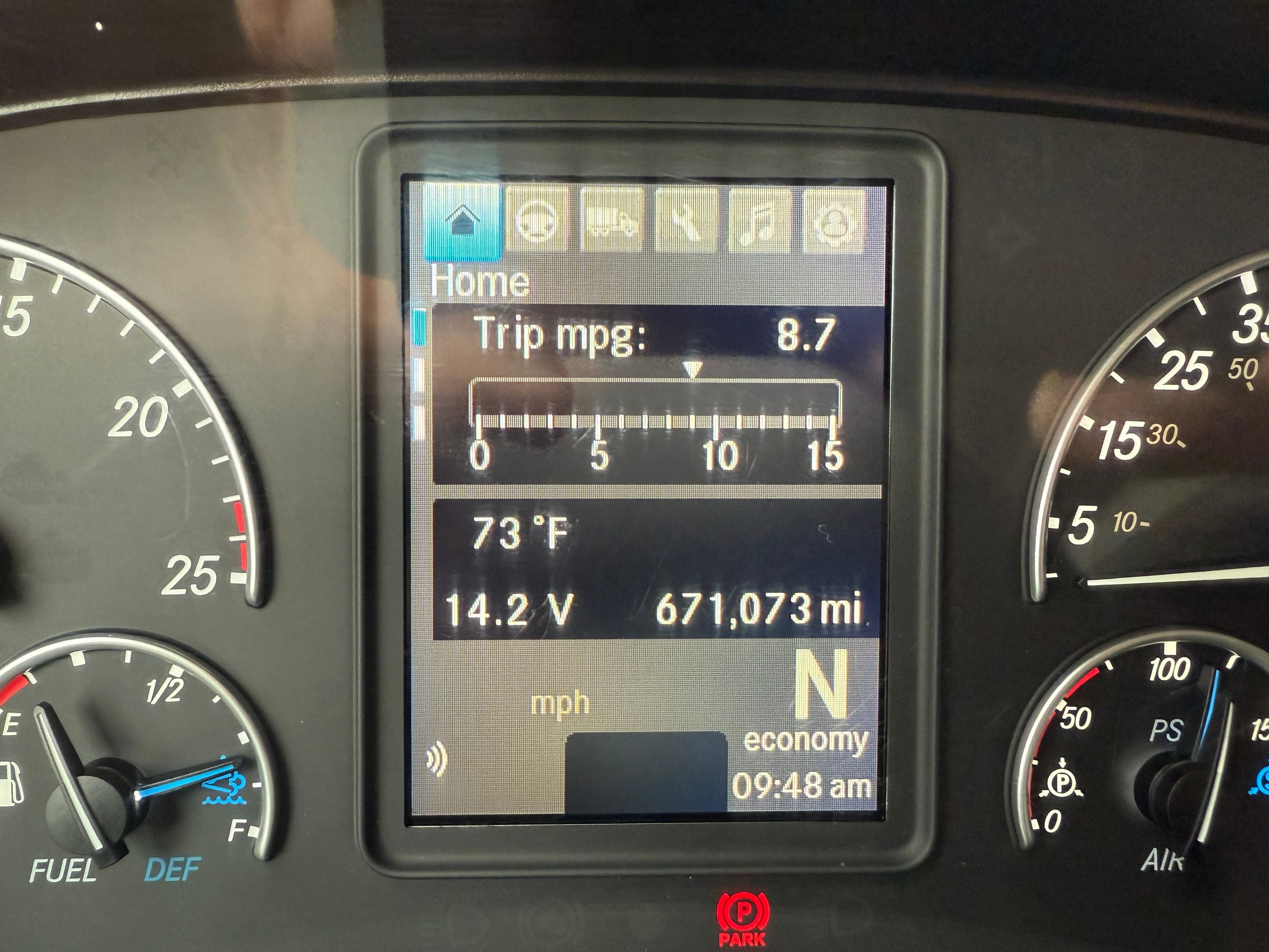 2019 Freightliner Cascadia 126 image 11