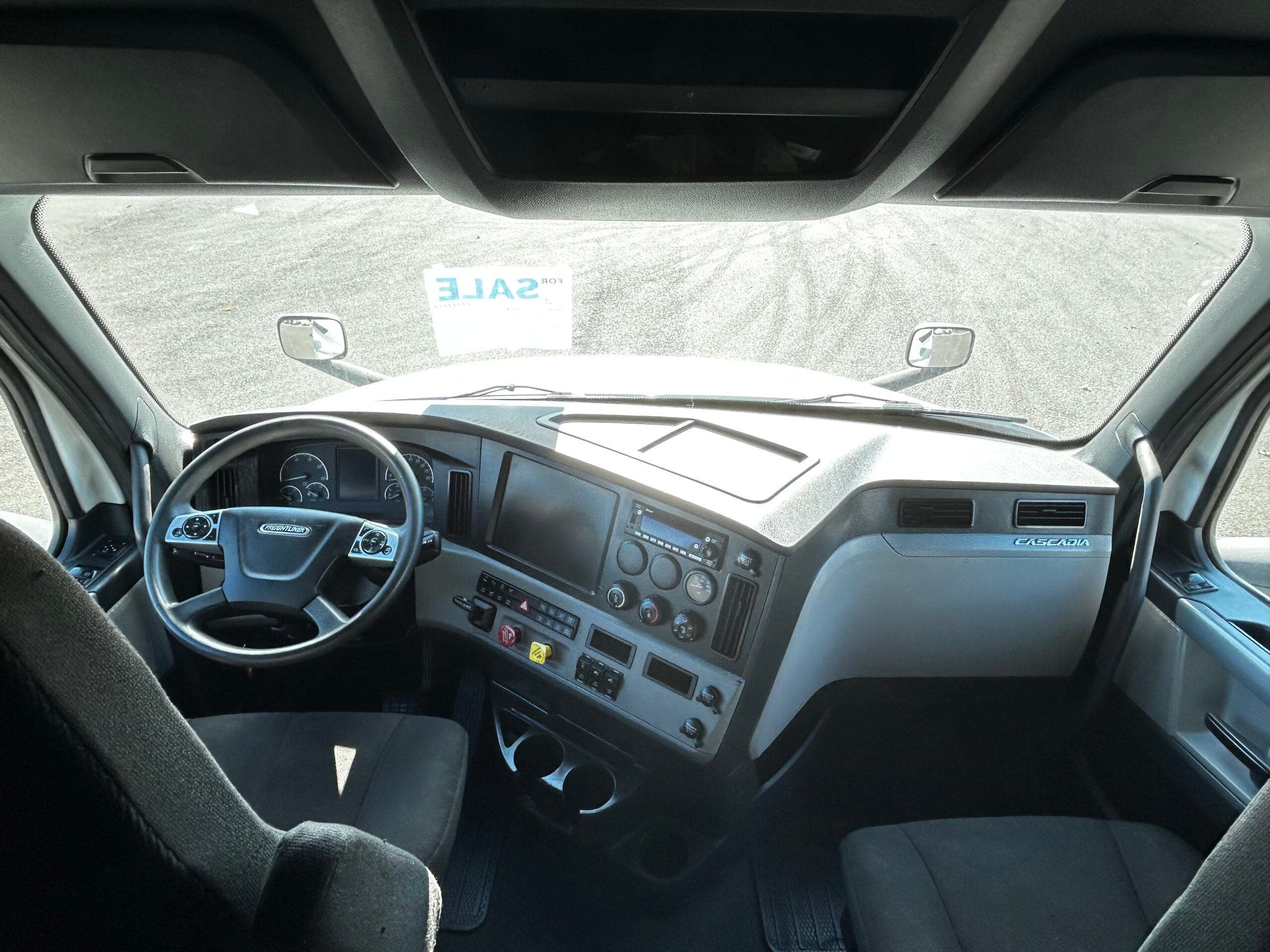 2022 Freightliner Cascadia image 7