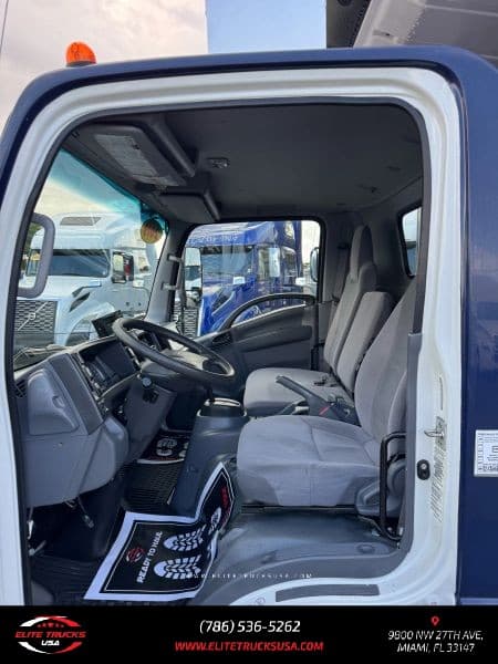 2019 Isuzu NRR image 11
