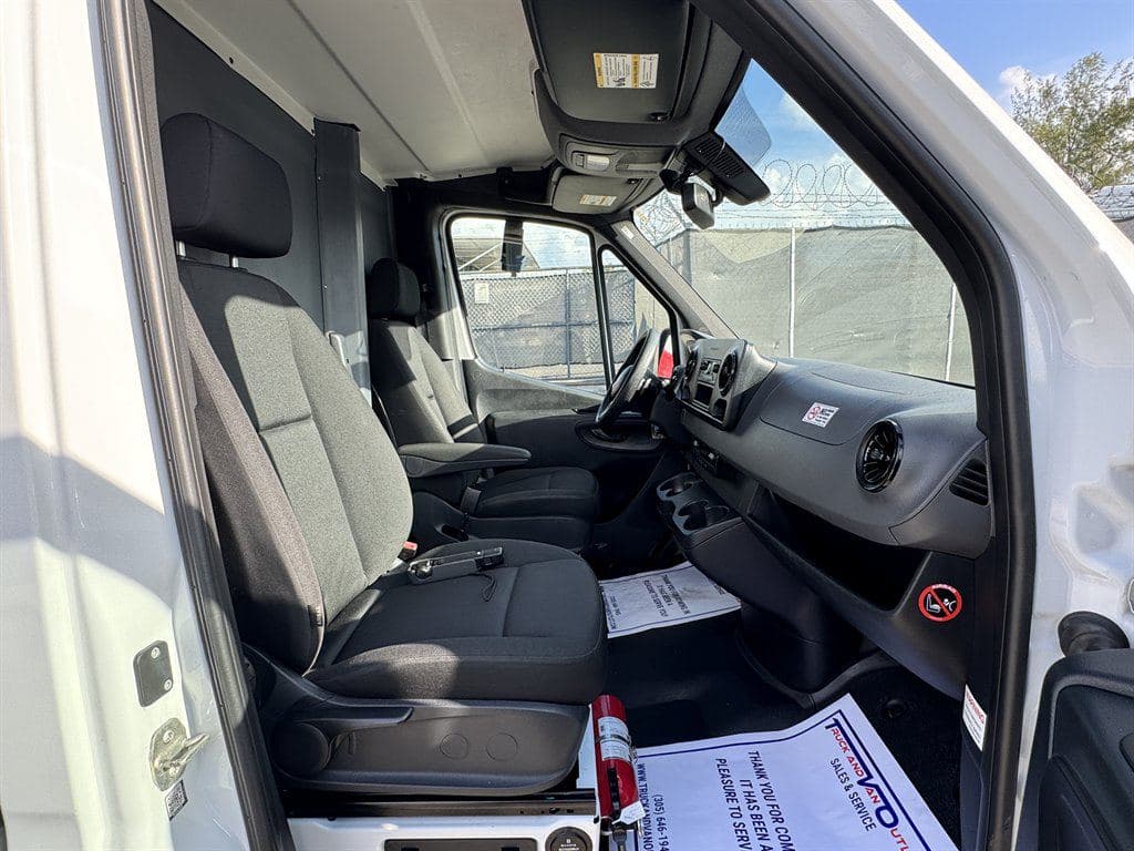 2019 Freightliner Sprinter 3500 image 42