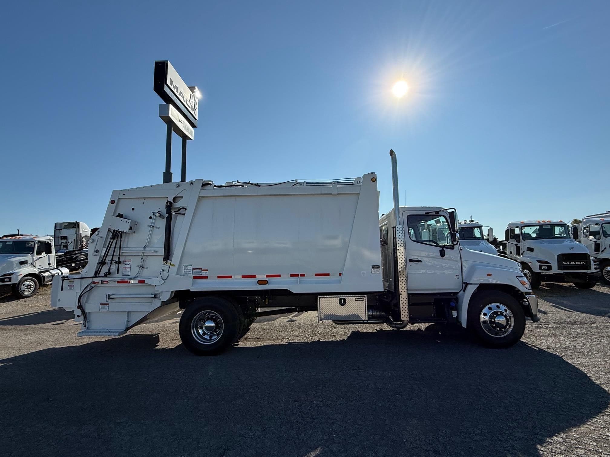 2025 HINO L7 119803 - 118506 image 3