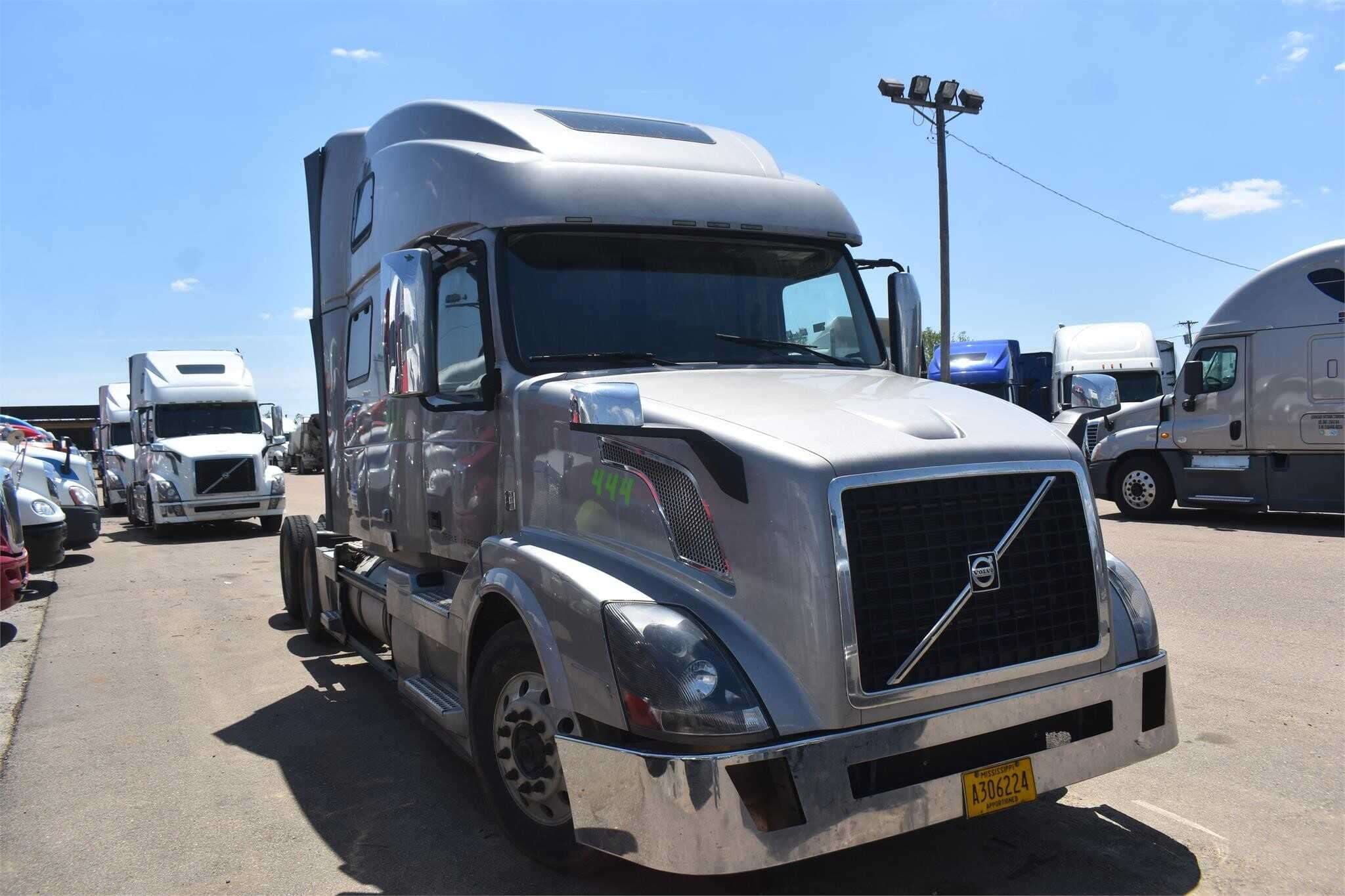 2014 Volvo VNL image 4