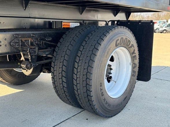 2025 Ford F650 SD image 12